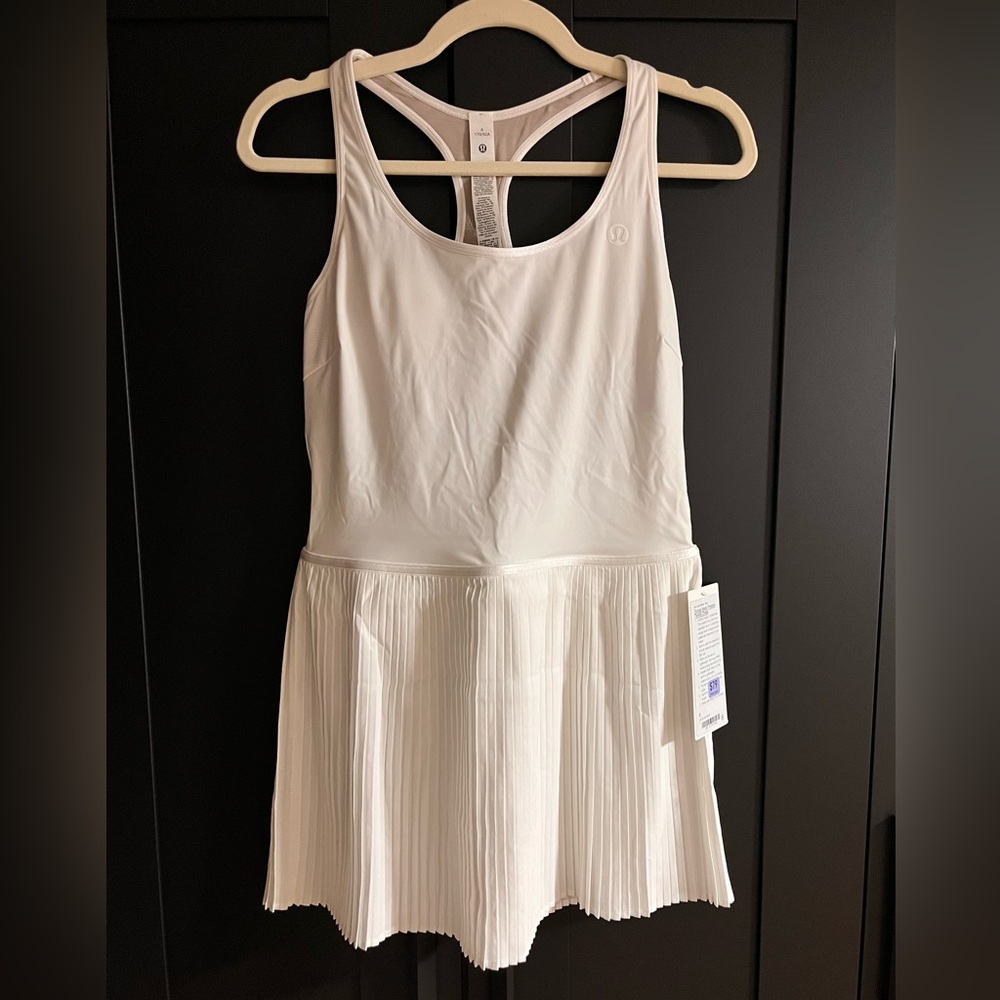 NWT Lululemon Scoop-Neck Pleated Tennis Dress in white (size 8)